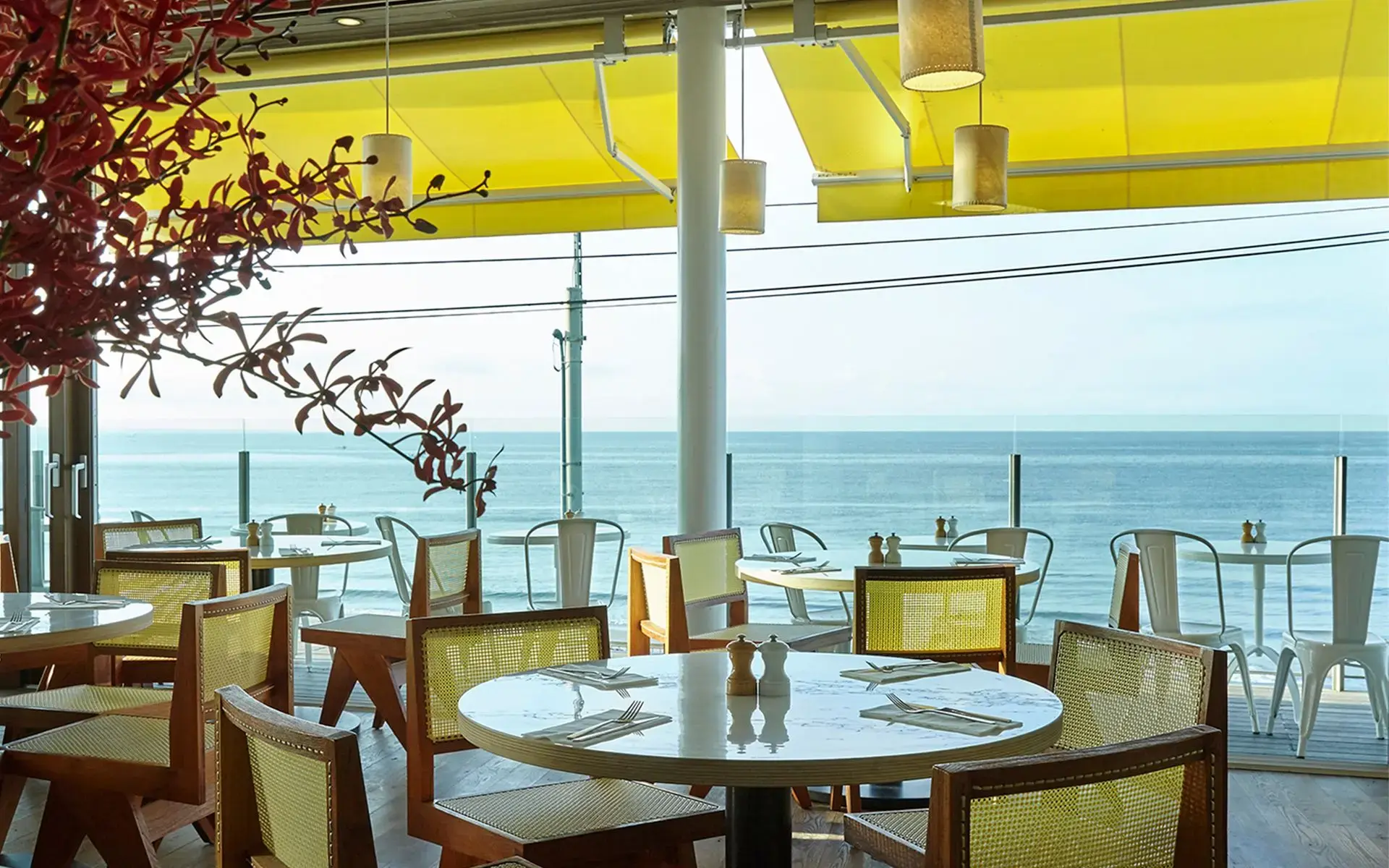 바다가 보이는 오션뷰 테라스가 매력적인 Bills 시치리가하마