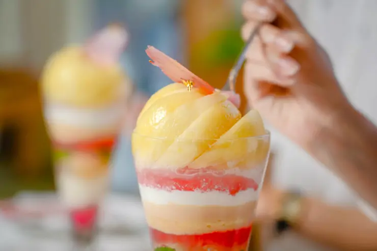 쿠라시키 모모코의 화려한 제철 과일 파르페