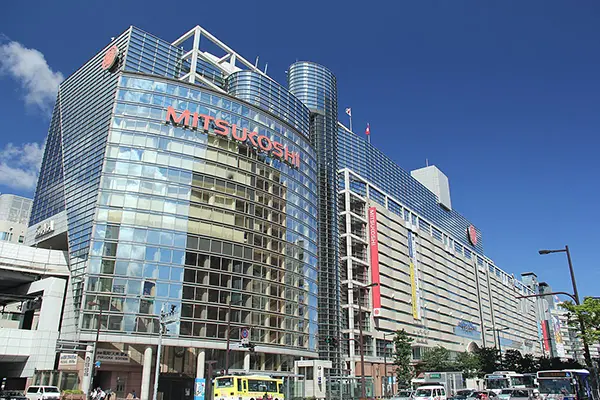 야나가와행 열차를 탈 수 있는 니시테츠 후쿠오카 텐진역 입구 전경