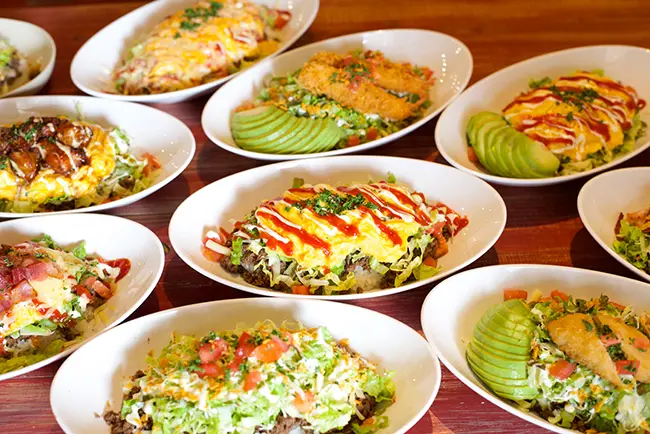 오키나와 로컬 푸드인 타코라이스 전문점 키지무나의 오무타코