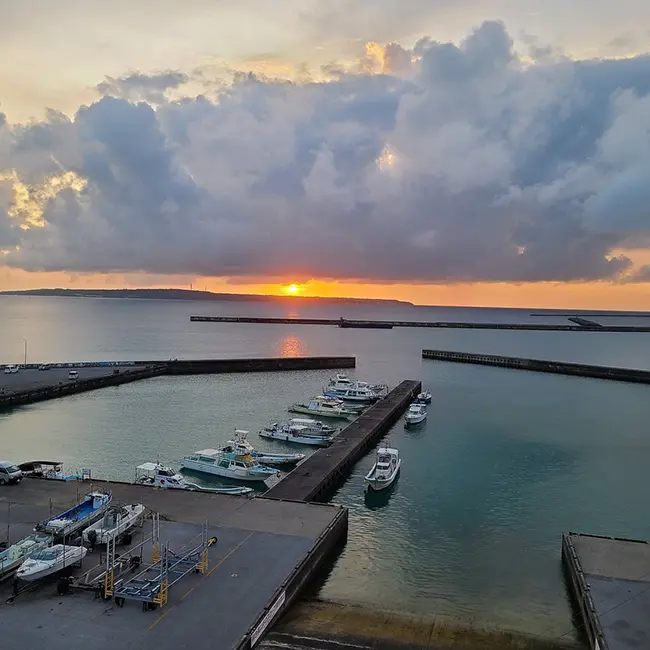 호텔 로커스 루프탑 일몰