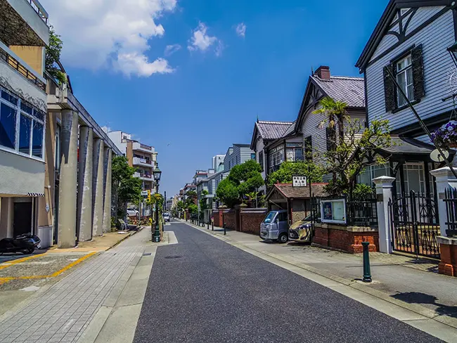 Kitano Ijinkan street slope view cobblestone