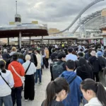 USJ 입구 - 성수기에는 오픈 전부터 긴 줄이 생겨요