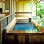 남들의 시선을 의식하지 않고 원할 때마다 풍덩 몸을 던질 수 있는 객실 내 딸린 프라이빗 개인 노천탕은 하이엔드 료칸의 가장 첫 번째 조건입니다
