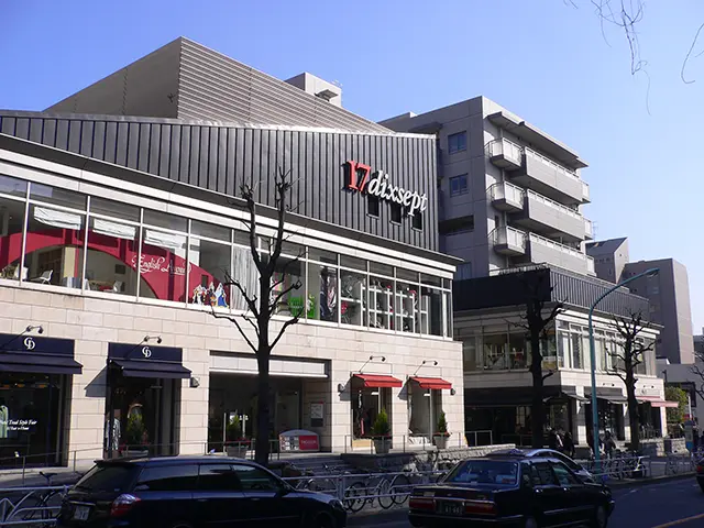 다이칸야마의 감각적인 부티크와 편집숍들이 모여 있는 테라스 빌딩