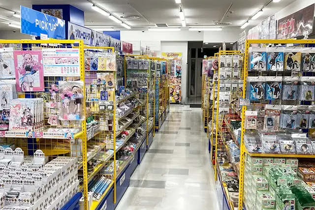 일본 스트릿 패션의 정수를 보여주는 빔즈(BEAMS) 등 파르코 내 트렌디한 패션 매장들