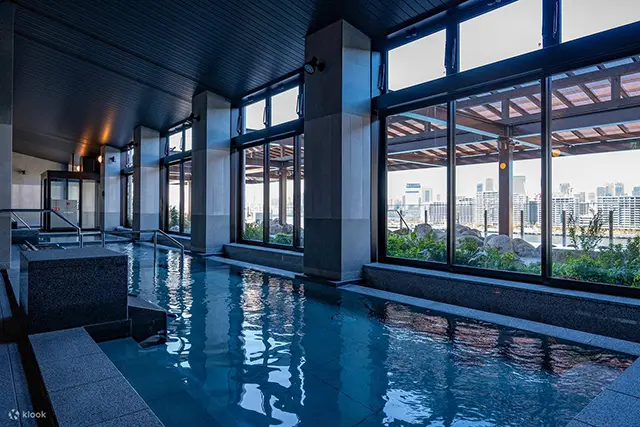 Open air hot spring bath at Tokyo Toyosu Manyo Club