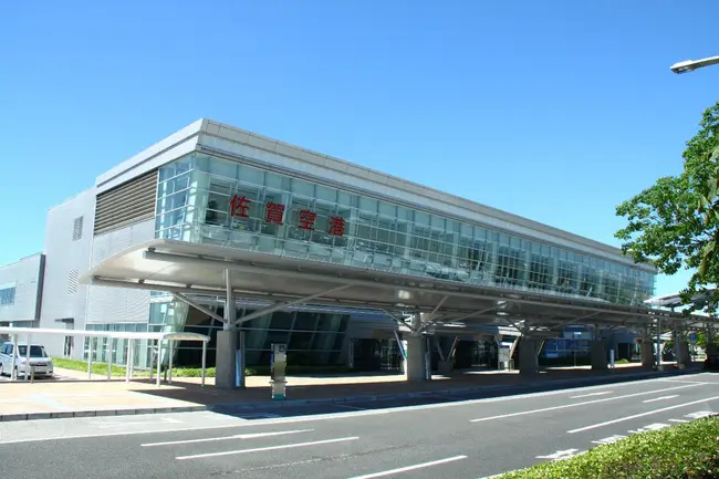 사가 공항 소규모 터미널 및 주차장 전경