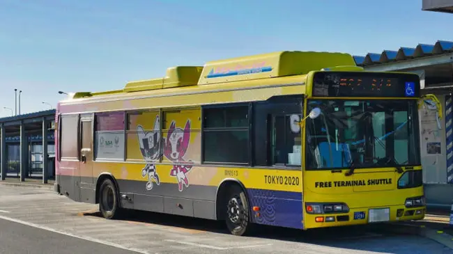 나리타 공항 제3터미널에서 스카이라이너 타는 법 (2터미널 이동 셔틀 꿀팁) 2 나리타 공항 터미널 사이를 왕복하는 무료 셔틀버스와 승강장 모습
