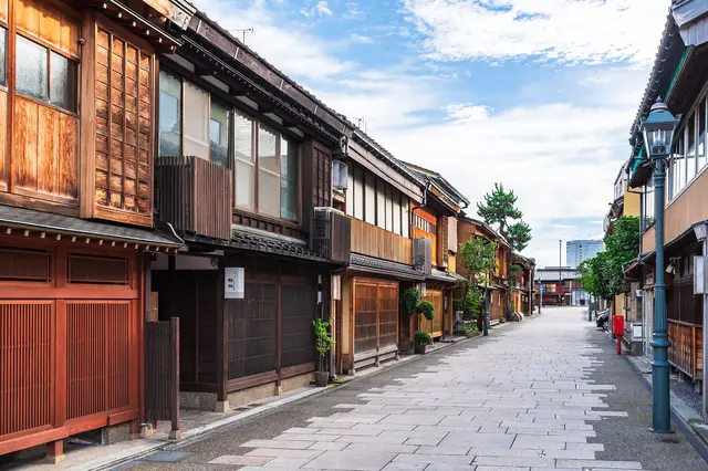 화려한 금박을 휘감은 가나자와의 명물 아이스크림