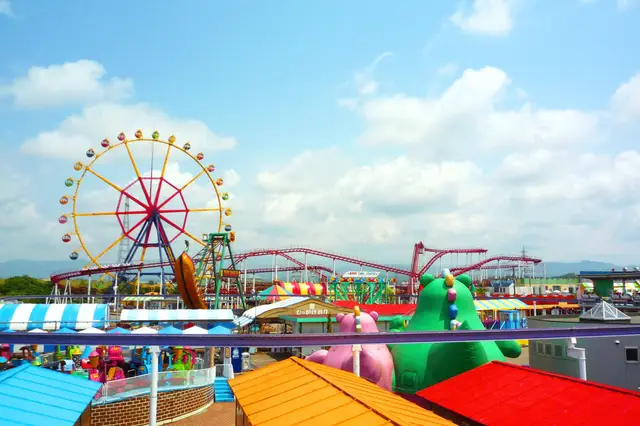 아이들이 마음껏 뛰어놀 수 있는 이시카와의 대형 실내 체험 공간