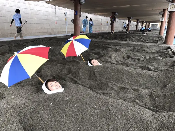 이부스키 사라쿠 모래찜질 온천 해안 풍경