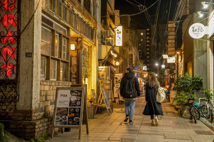 텐몬칸 저녁 산책 구간과 상점가 분위기