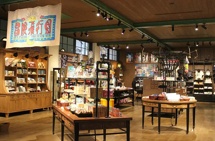 지브리의 대창고 내부 전시 공간과 관람 동선