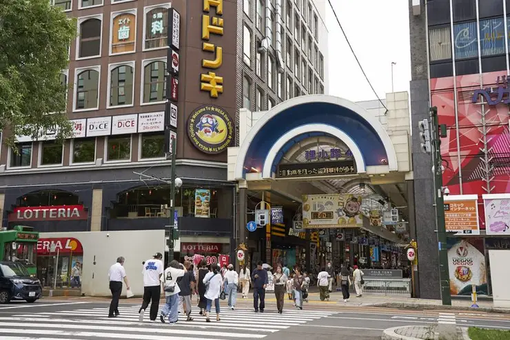 상점가 내부 거리 풍경