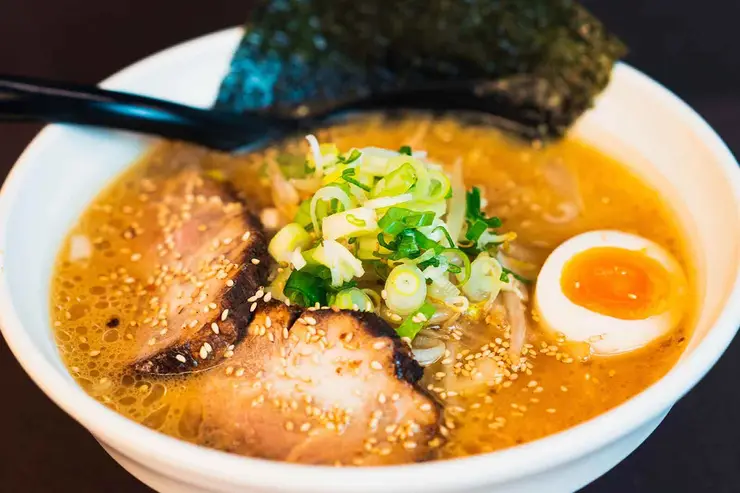 활기찬 스스키노 거리