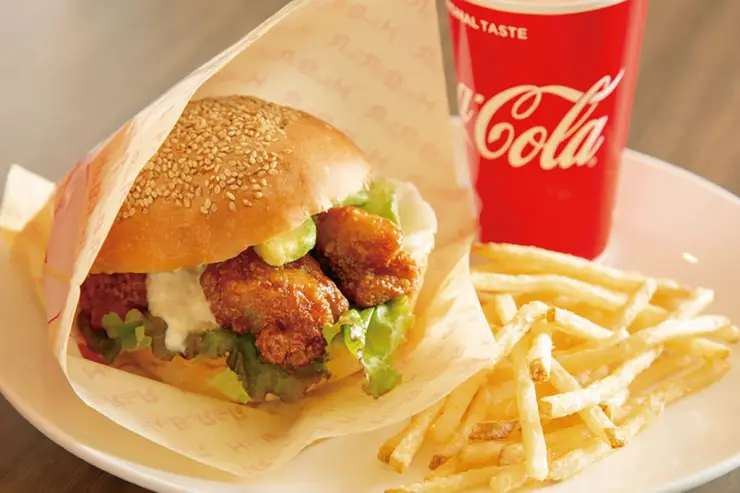 시내를 조망하는 북 카페 스페이스